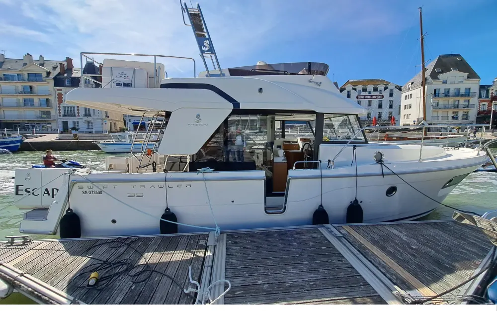slider 0 Beneteau Swift Trawler 35