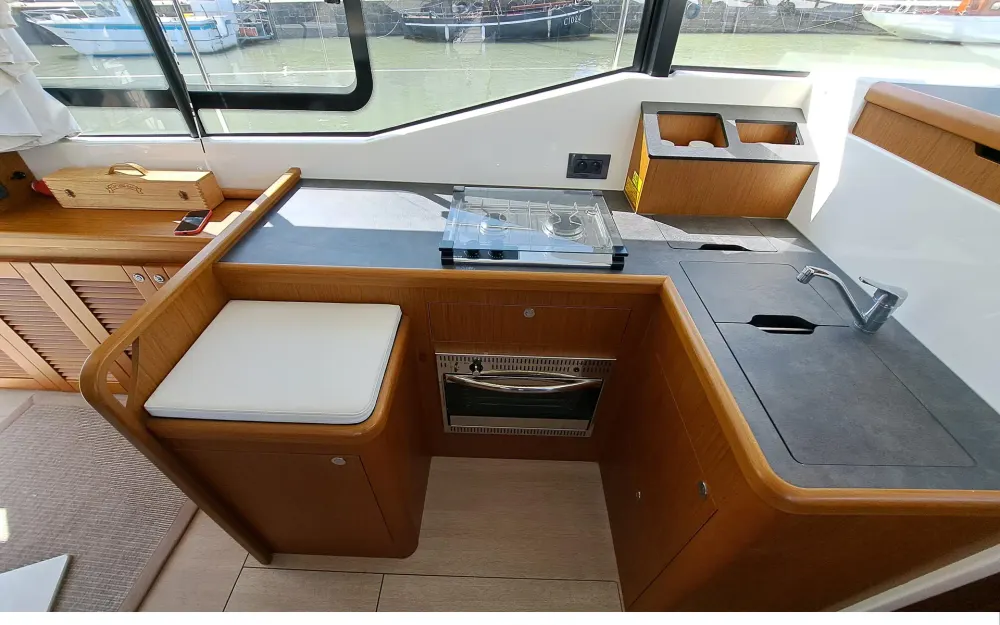 slider 11 Beneteau Swift Trawler 35