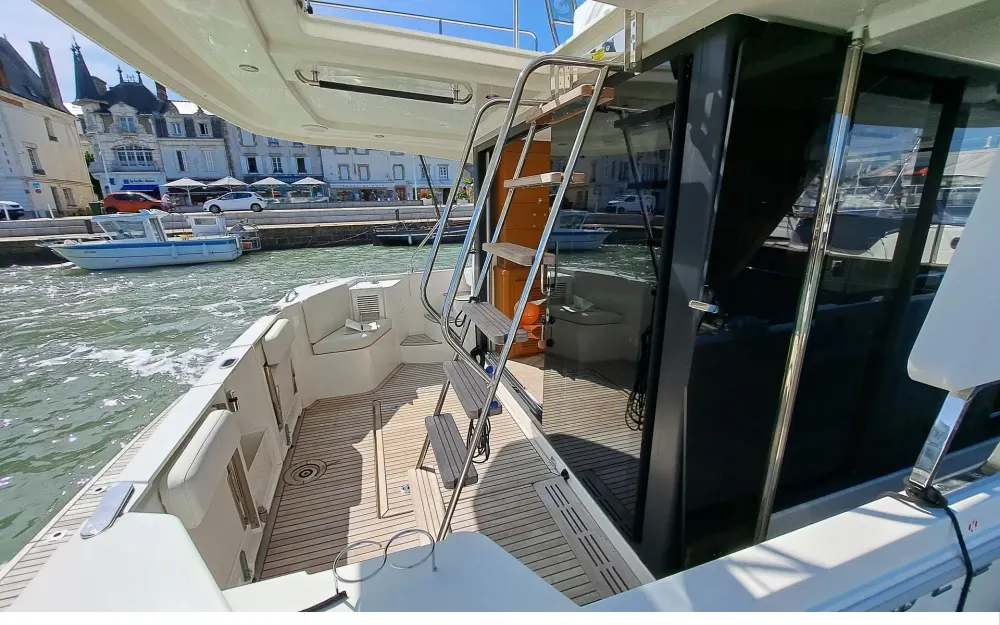 slider 4 Beneteau Swift Trawler 35