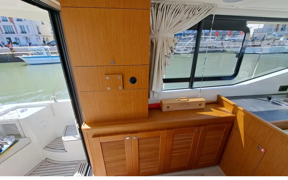 slider 7 Beneteau Swift Trawler 35