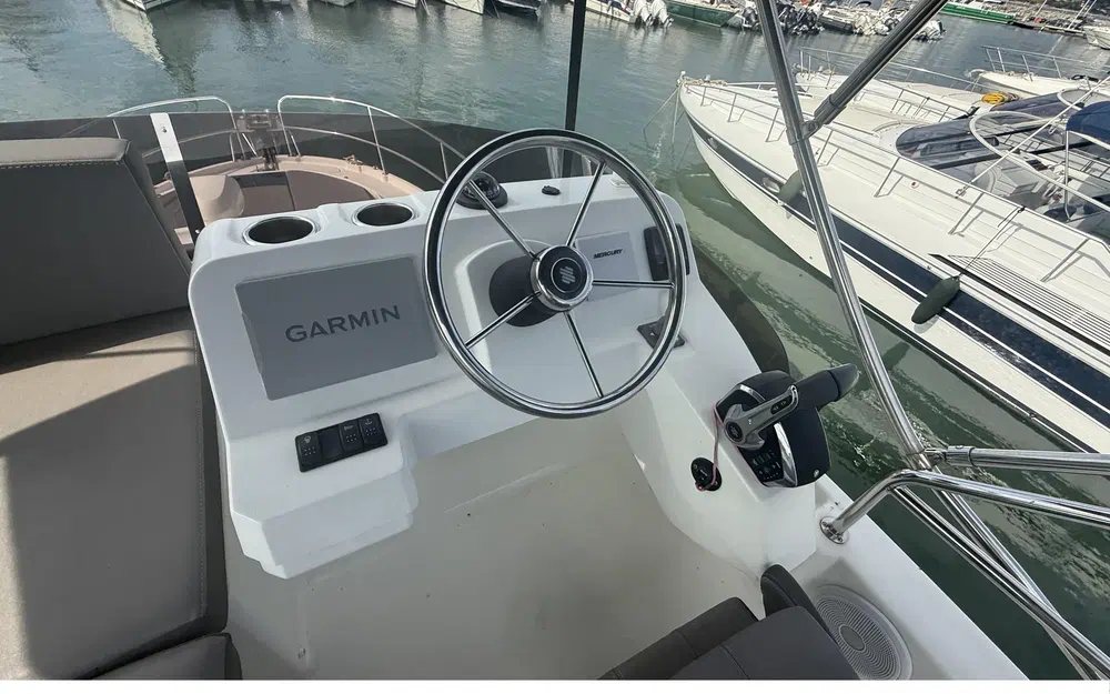 slider 7 Beneteau Antares 11