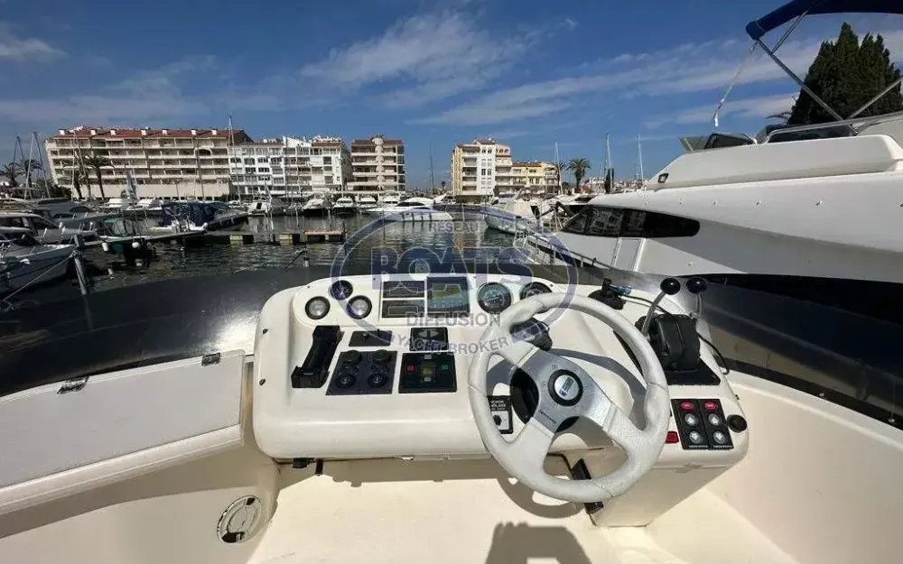 slider 11 Sealine Statesman 330
