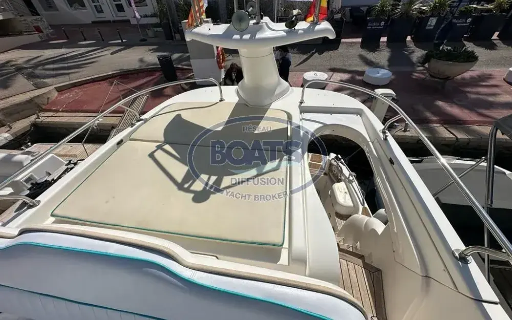 slider 7 Sealine Statesman 330