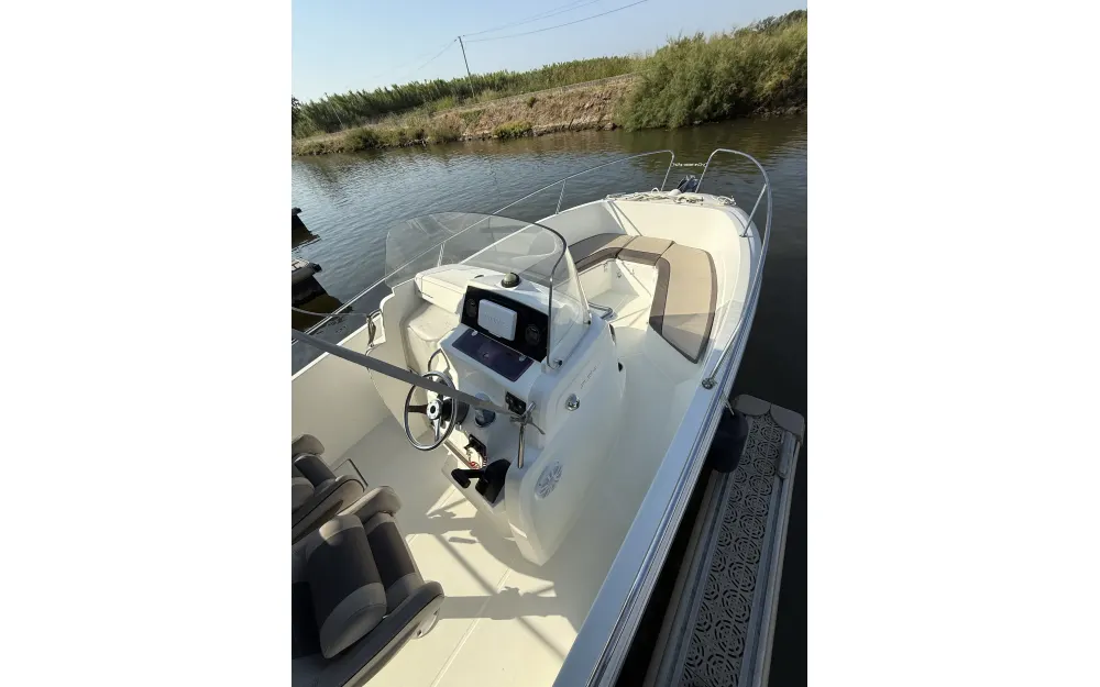 slider 1 Jeanneau Cap Camarat 7.5 CC