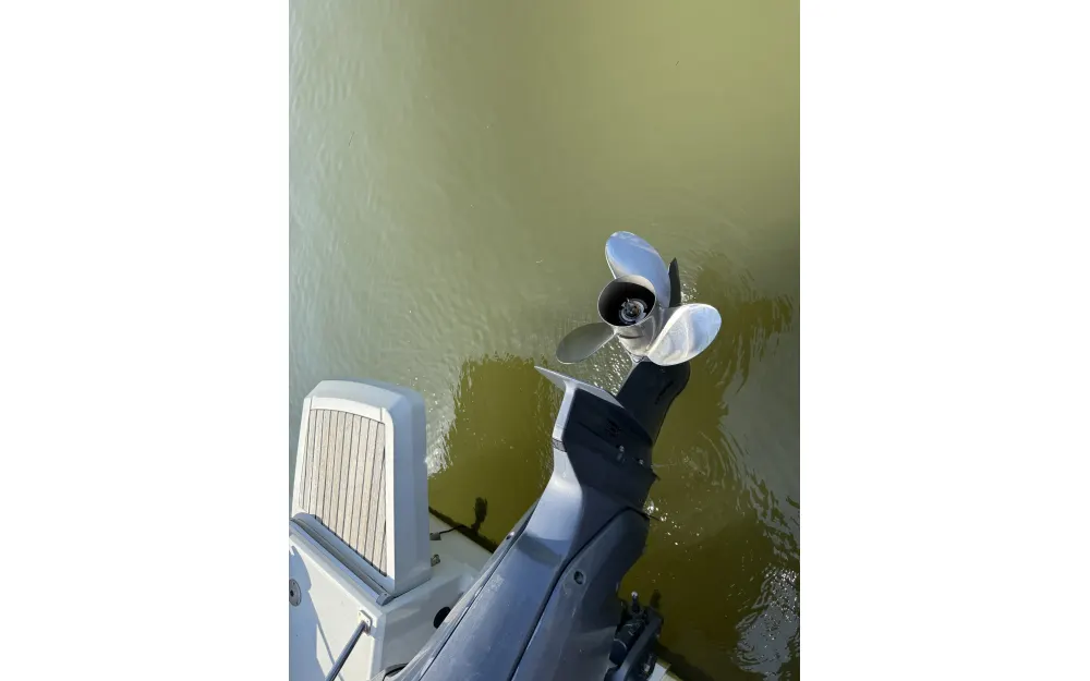 slider 6 Jeanneau Cap Camarat 7.5 CC