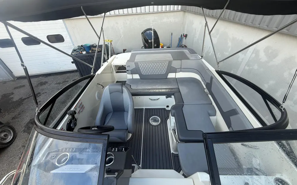 slider 12 Bayliner VR5 Cuddy OB