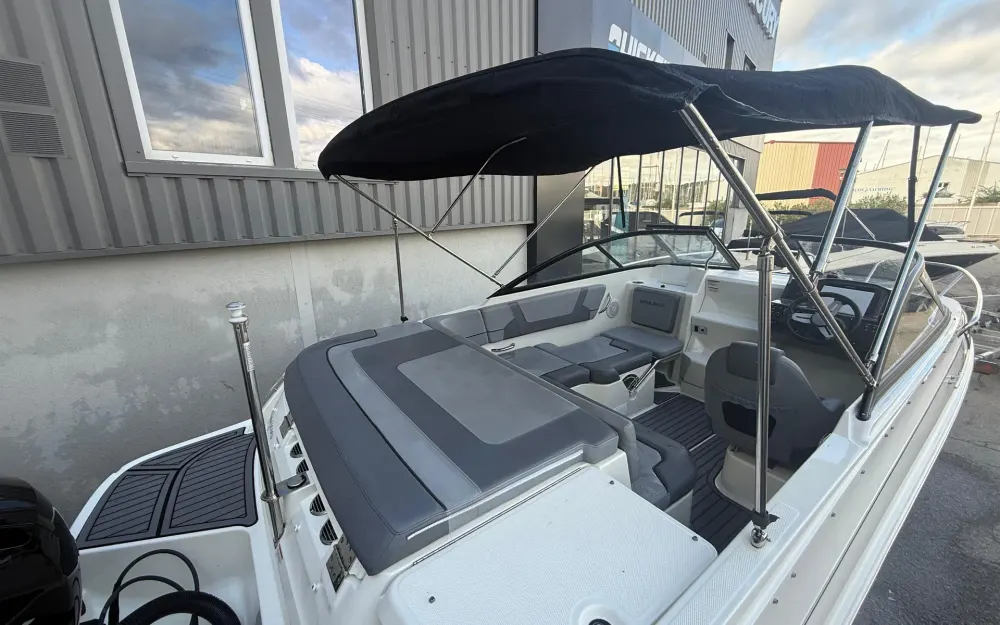 slider 2 Bayliner VR5 Cuddy OB