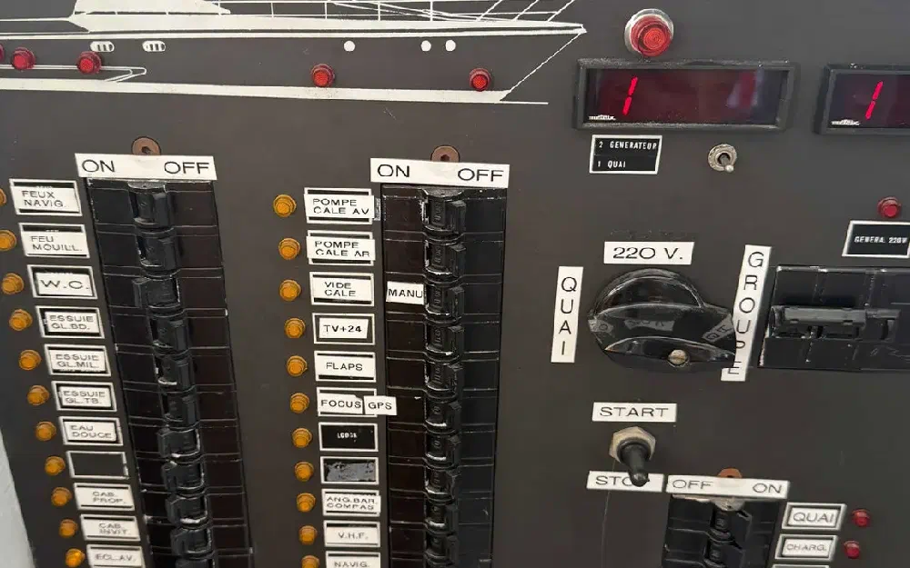 slider 18 Guy Couach  1201