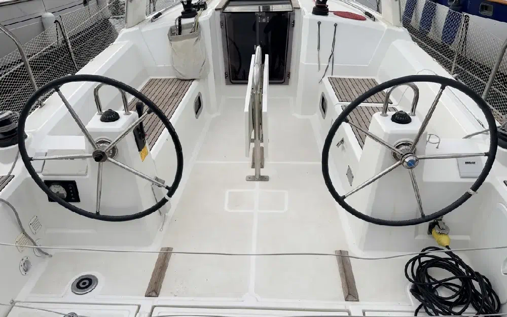 slider 6 Beneteau Oceanis 35.1