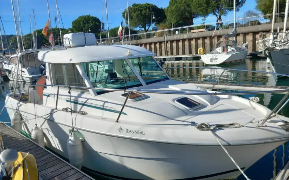 slider 1 Jeanneau Merry Fisher 695