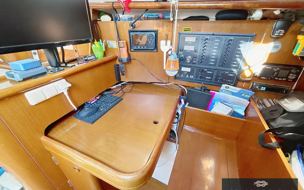 slider 9 Beneteau Oceanis 411