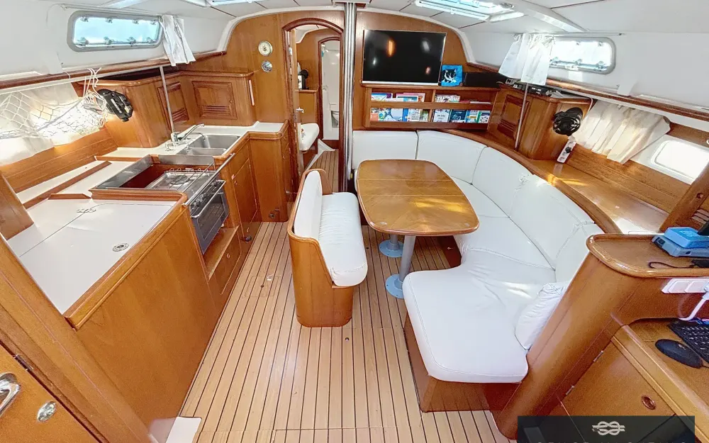 slider 1 Beneteau Oceanis 411