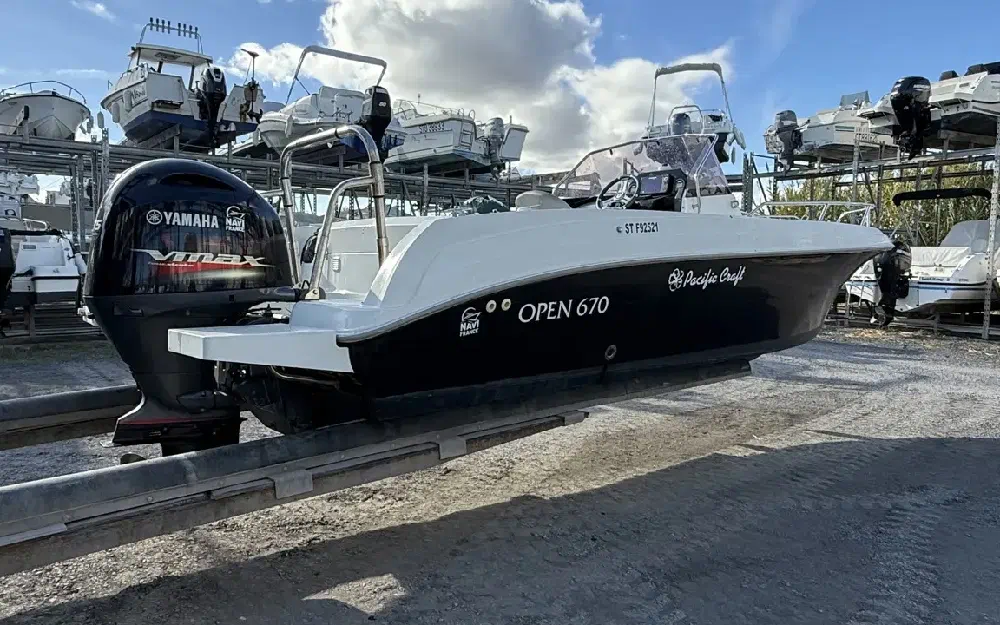 slider 3 Pacific Craft  670 Open