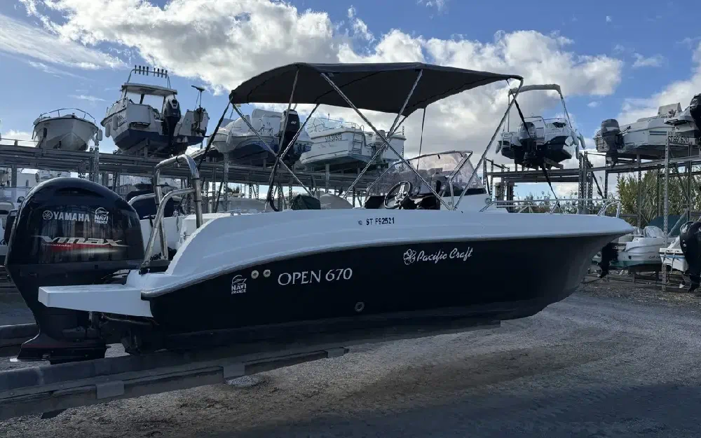 slider 4 Pacific Craft  670 Open