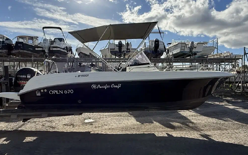slider 6 Pacific Craft  670 Open
