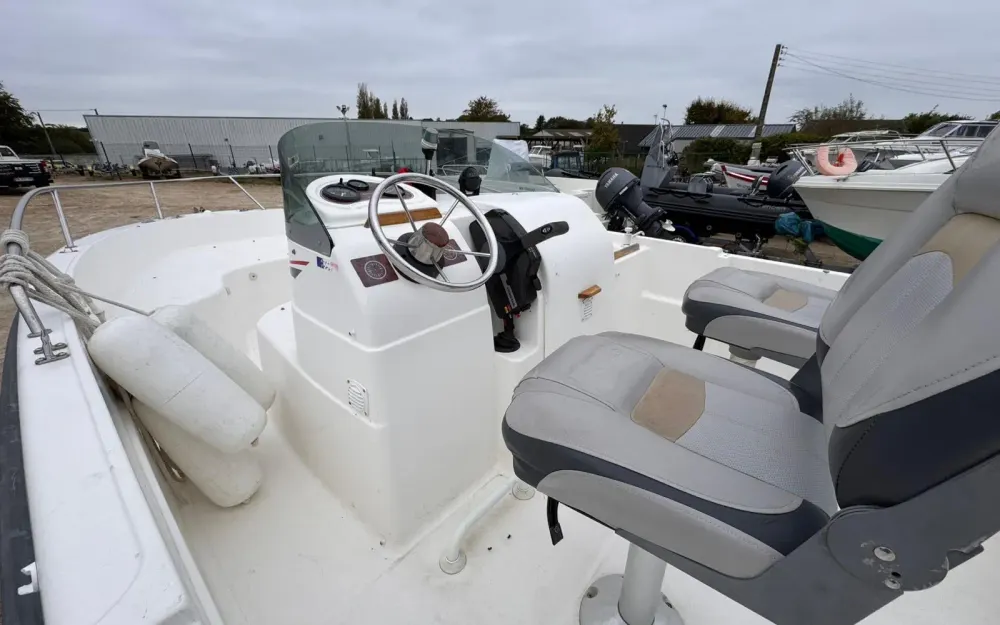 slider 4 B2 Marine Cap Ferret 550