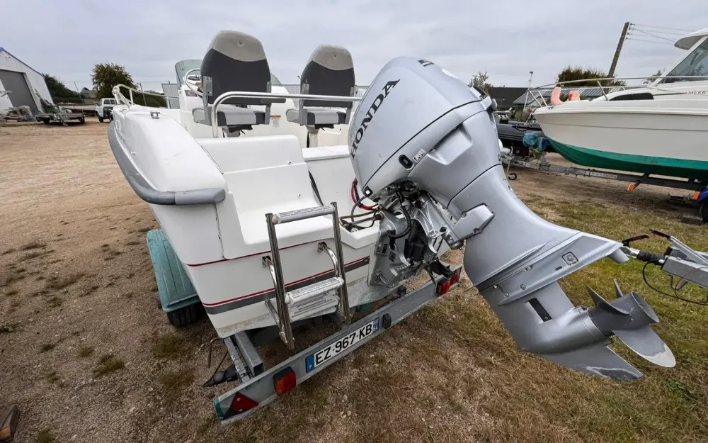 slider 6 B2 Marine Cap Ferret 550