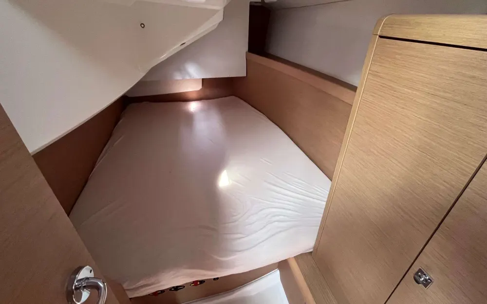 slider 11 Jeanneau Sun Odyssey 349