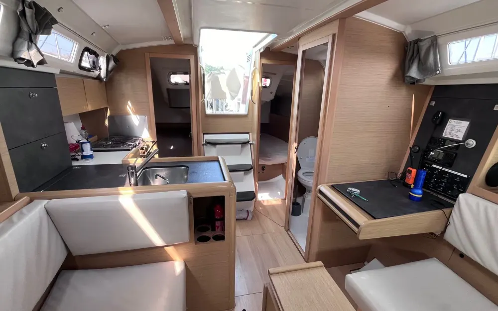 slider 13 Jeanneau Sun Odyssey 349