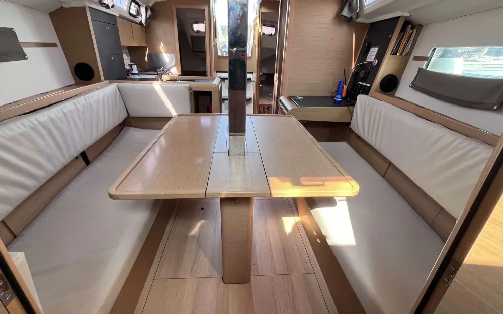 slider 15 Jeanneau Sun Odyssey 349