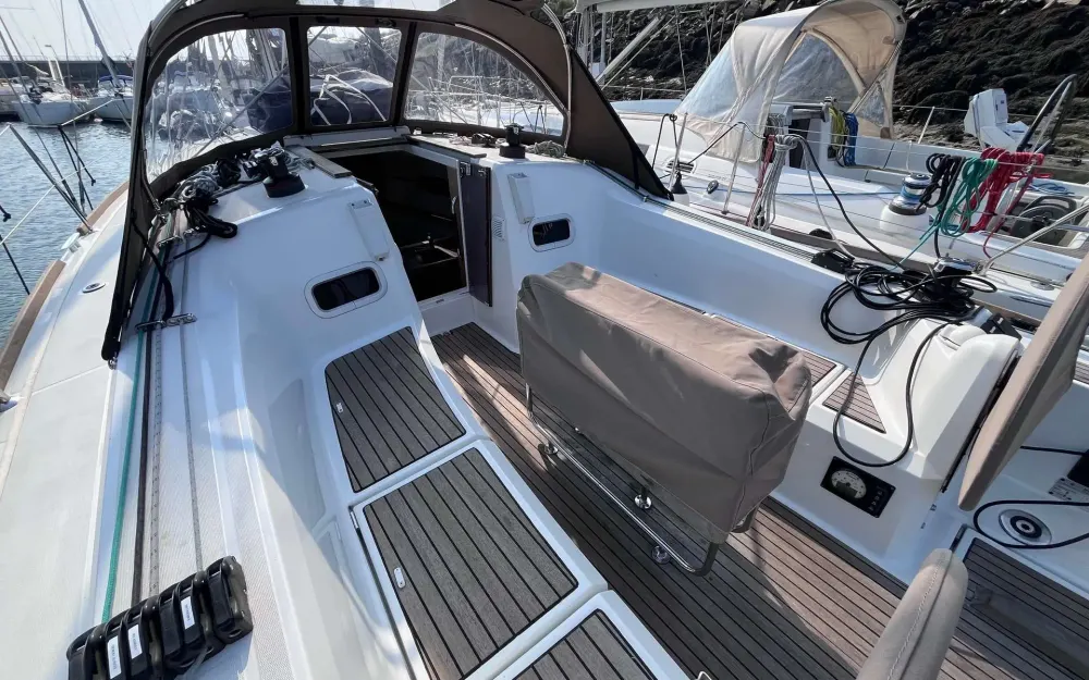 slider 6 Jeanneau Sun Odyssey 349