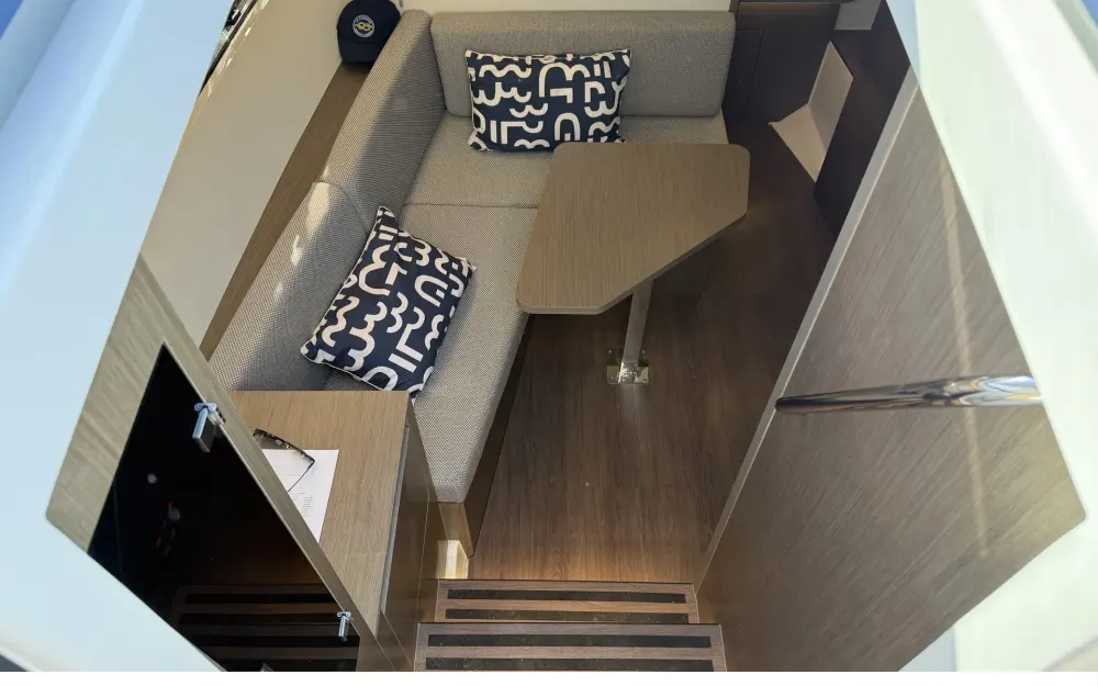 slider 10 Beneteau Gran Turismo 36