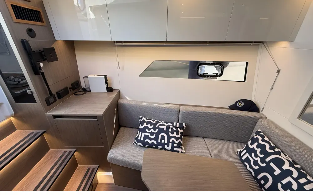 slider 11 Beneteau Gran Turismo 36