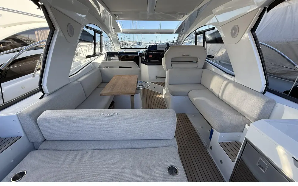 slider 2 Beneteau Gran Turismo 36