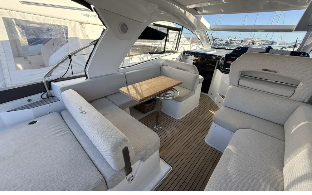slider 3 Beneteau Gran Turismo 36