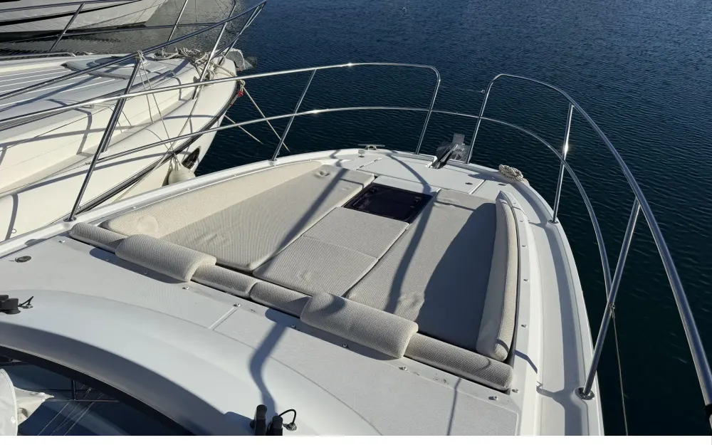 slider 8 Beneteau Gran Turismo 36