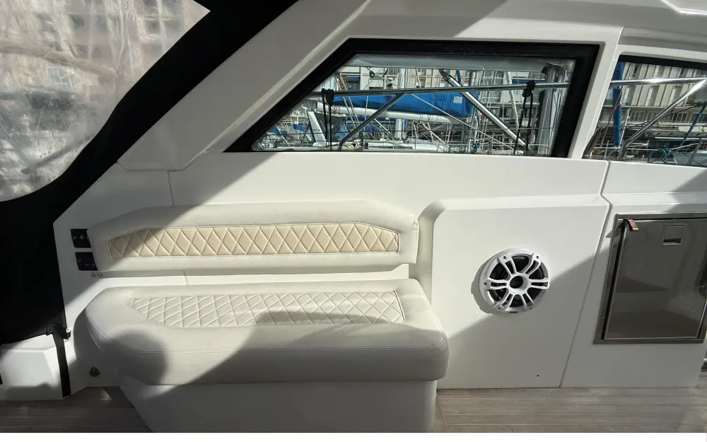 slider 10 Beneteau Gran Turismo 40