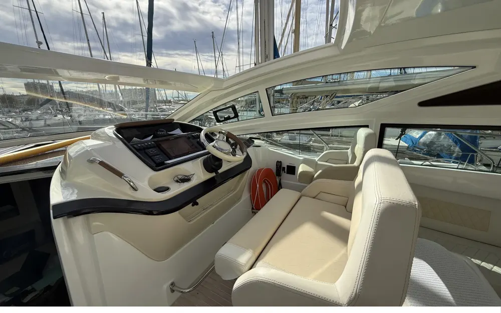 slider 12 Beneteau Gran Turismo 40