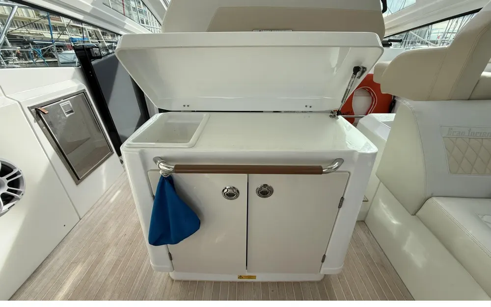 slider 14 Beneteau Gran Turismo 40