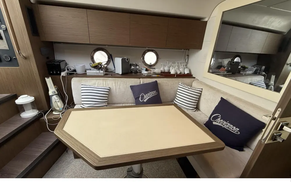 slider 18 Beneteau Gran Turismo 40