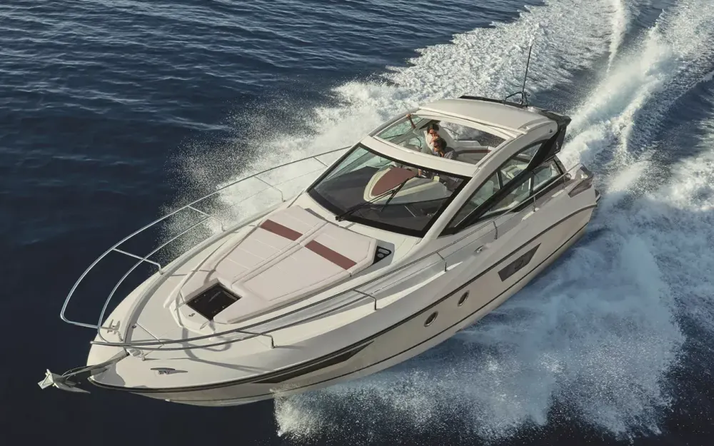 slider 1 Beneteau Gran Turismo 40