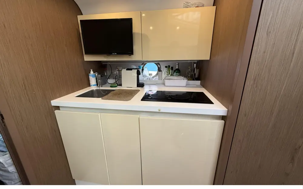 slider 19 Beneteau Gran Turismo 40