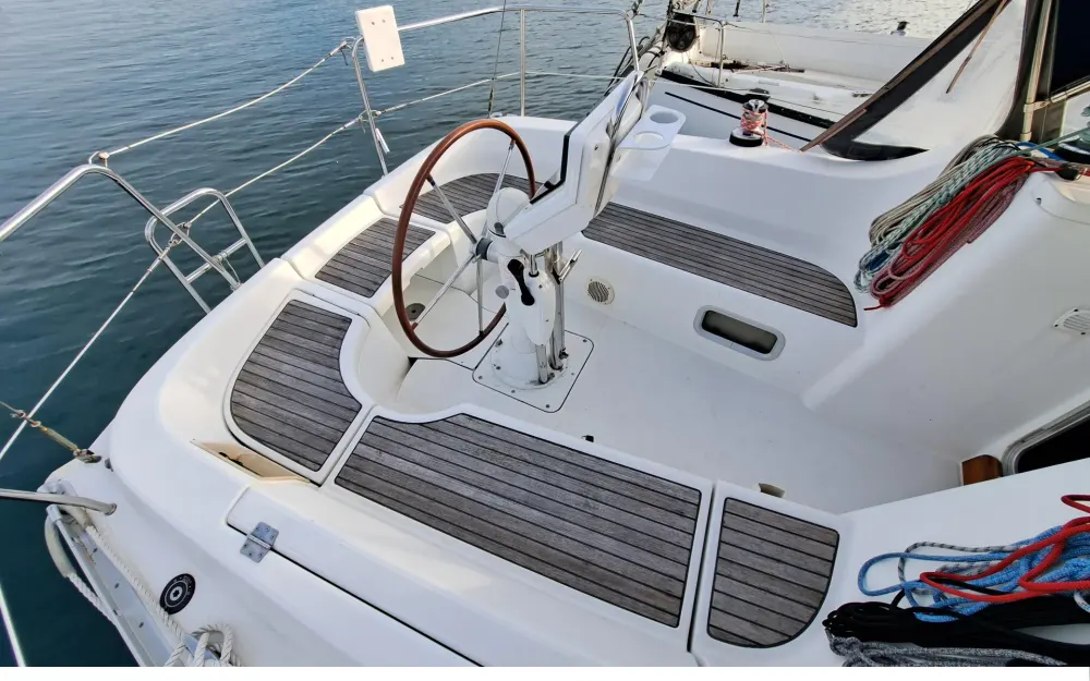 slider 12 Beneteau Oceanis 323 Clipper