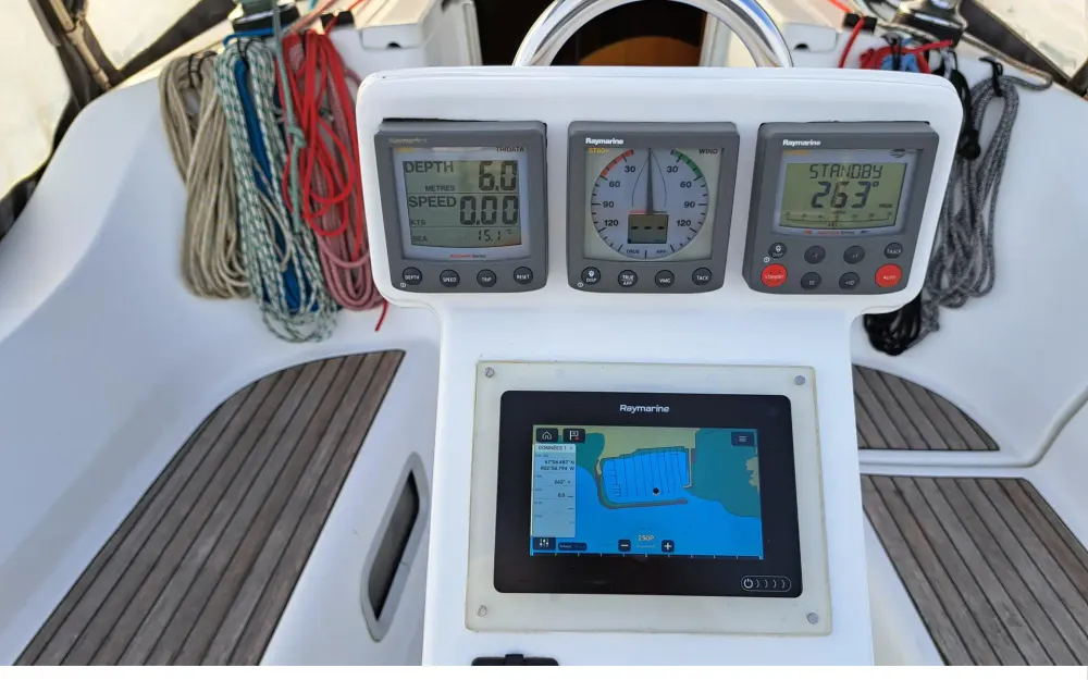 slider 14 Beneteau Oceanis 323 Clipper