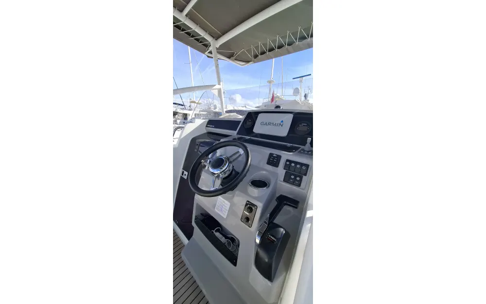 slider 9 Jeanneau Cap Camarat 7.5 CC