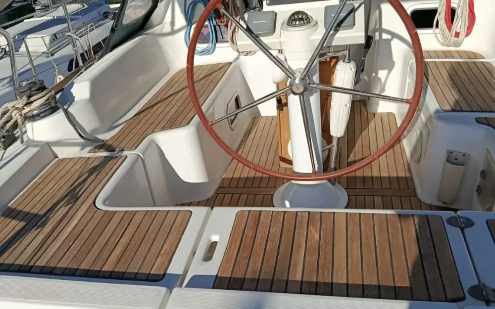 slider 1 Beneteau Oceanis 34