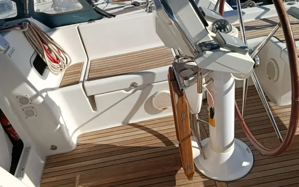 slider 3 Beneteau Oceanis 34