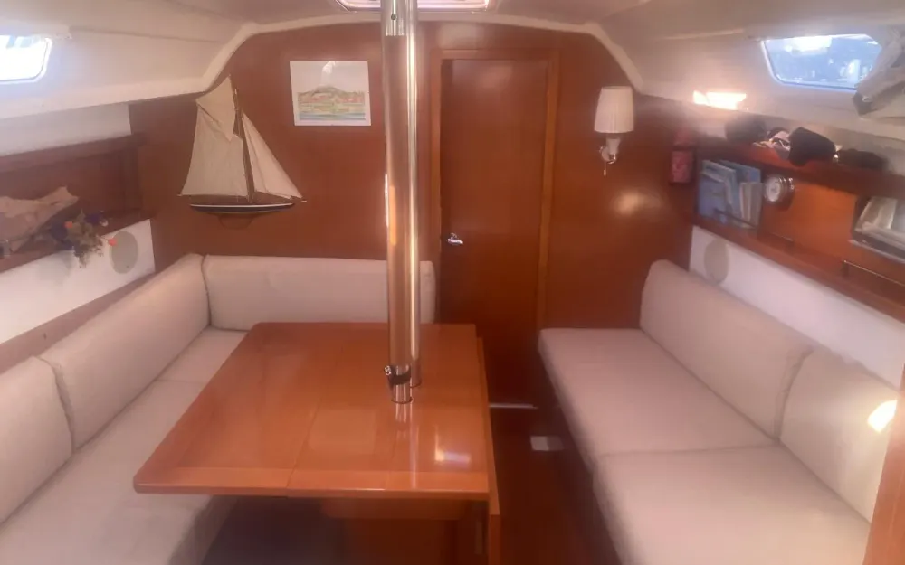 slider 4 Beneteau Oceanis 34