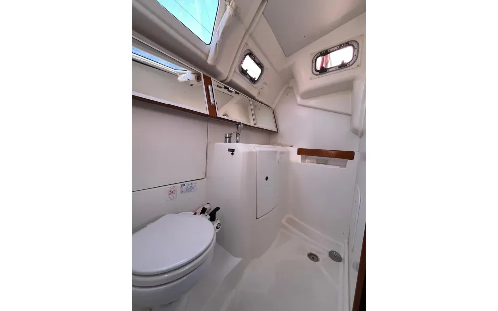 slider 8 Beneteau Oceanis 34