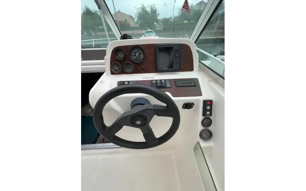 slider 10 Jeanneau Leader 705