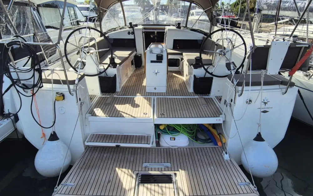 slider 0 Jeanneau Sun Odyssey 440