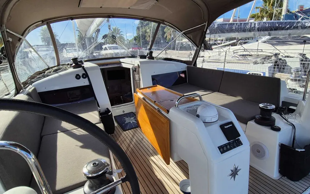 slider 1 Jeanneau Sun Odyssey 440