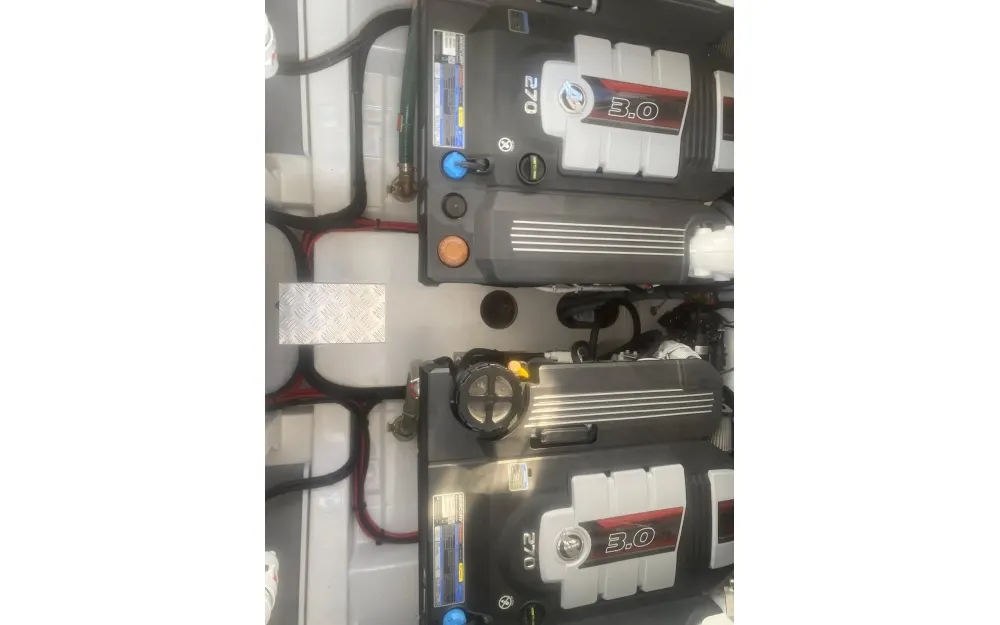 slider 14 Jeanneau NC 37