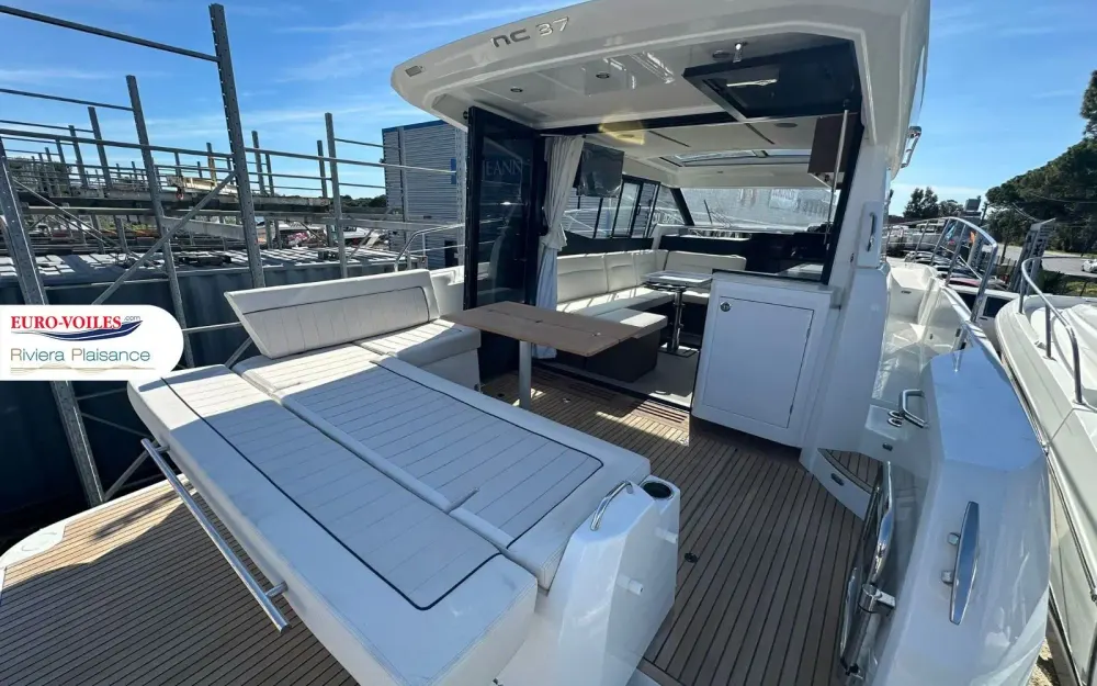 slider 1 Jeanneau NC 37