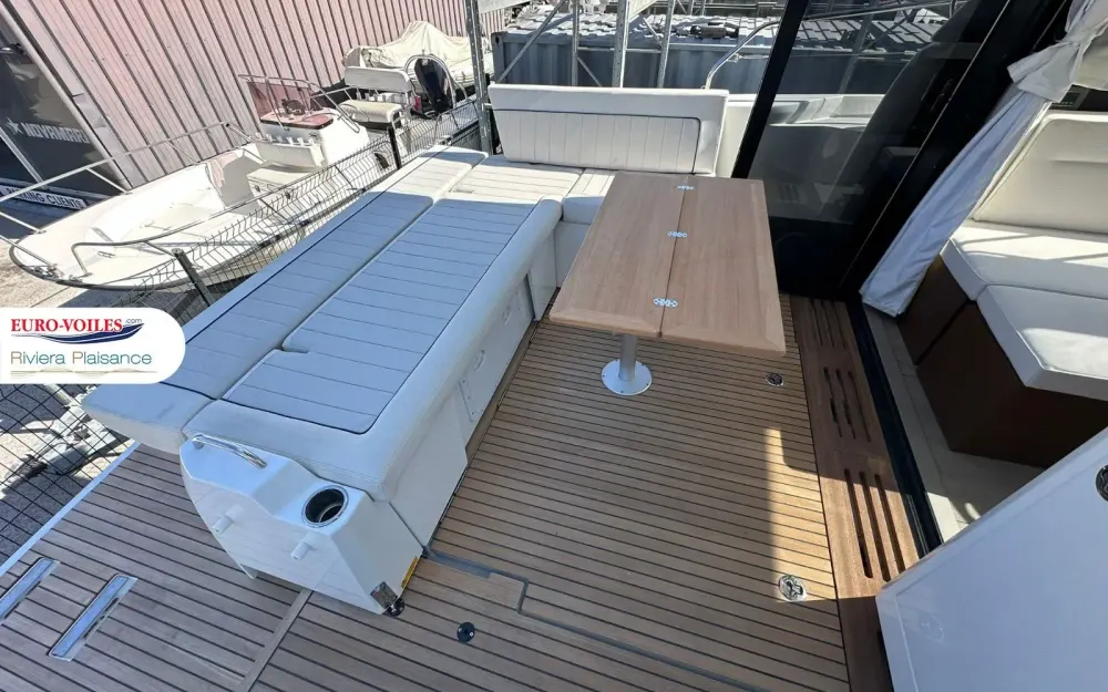 slider 2 Jeanneau NC 37