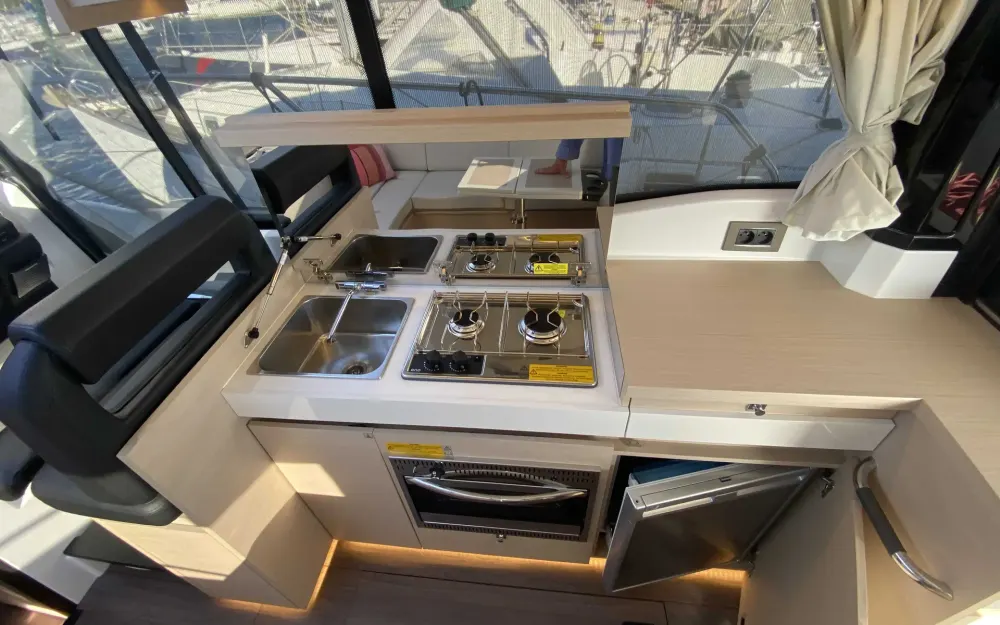 slider 4 Jeanneau NC 37